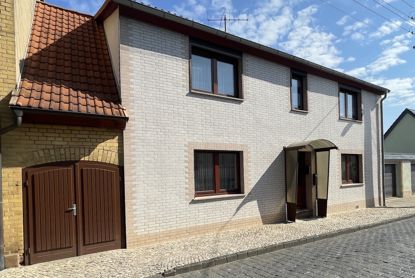 Einfamilienhaus Hettstedt bei Eisleben mit Pool und vielen Zimmern zu verkaufen